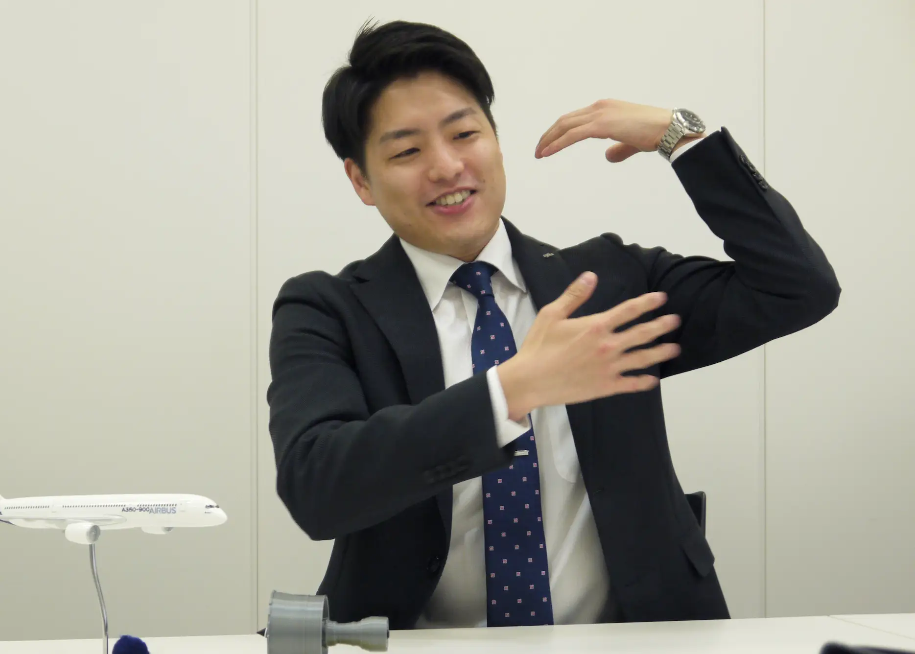 インタビューに応える日機装・青木氏