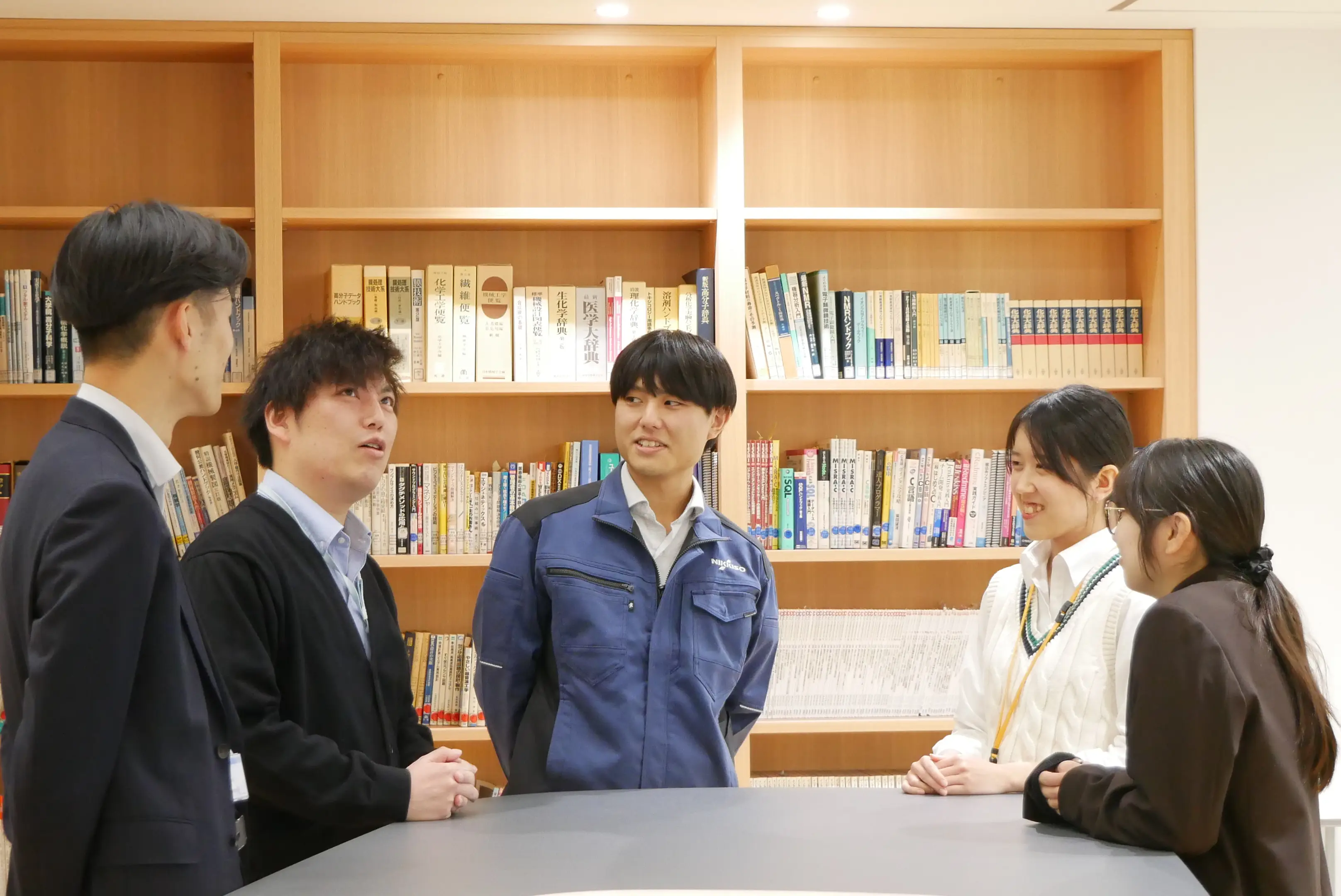 デザインコンペの優勝チーム