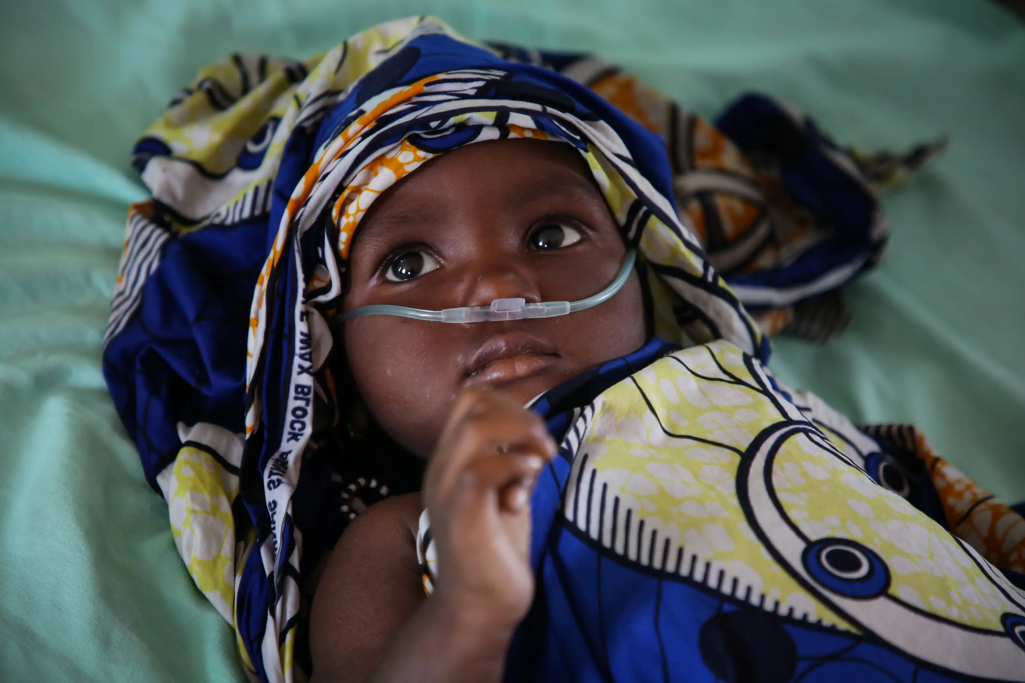 治療を受ける現地の子ども