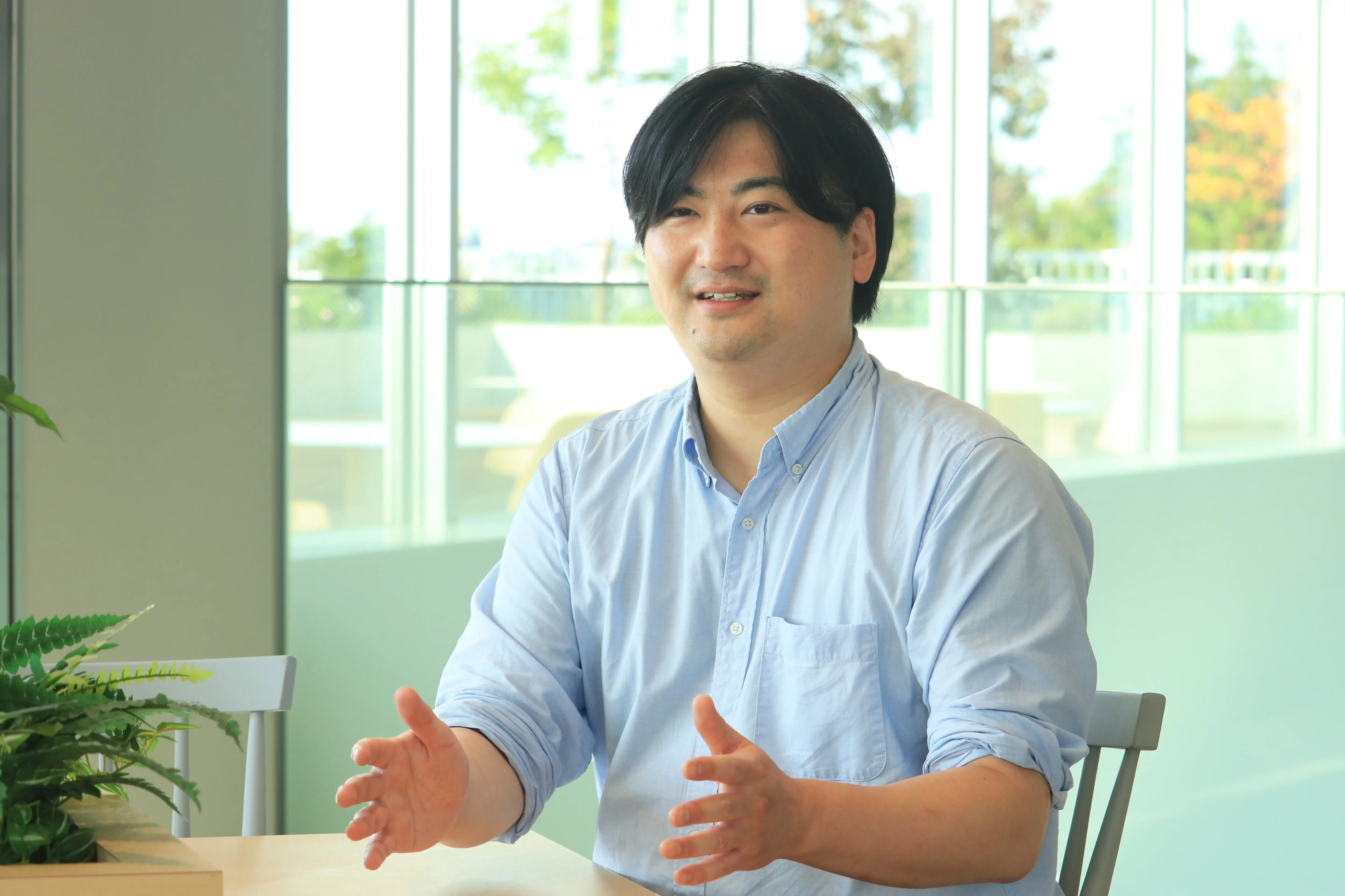 インタビューに応える日機装・岩﨑さん