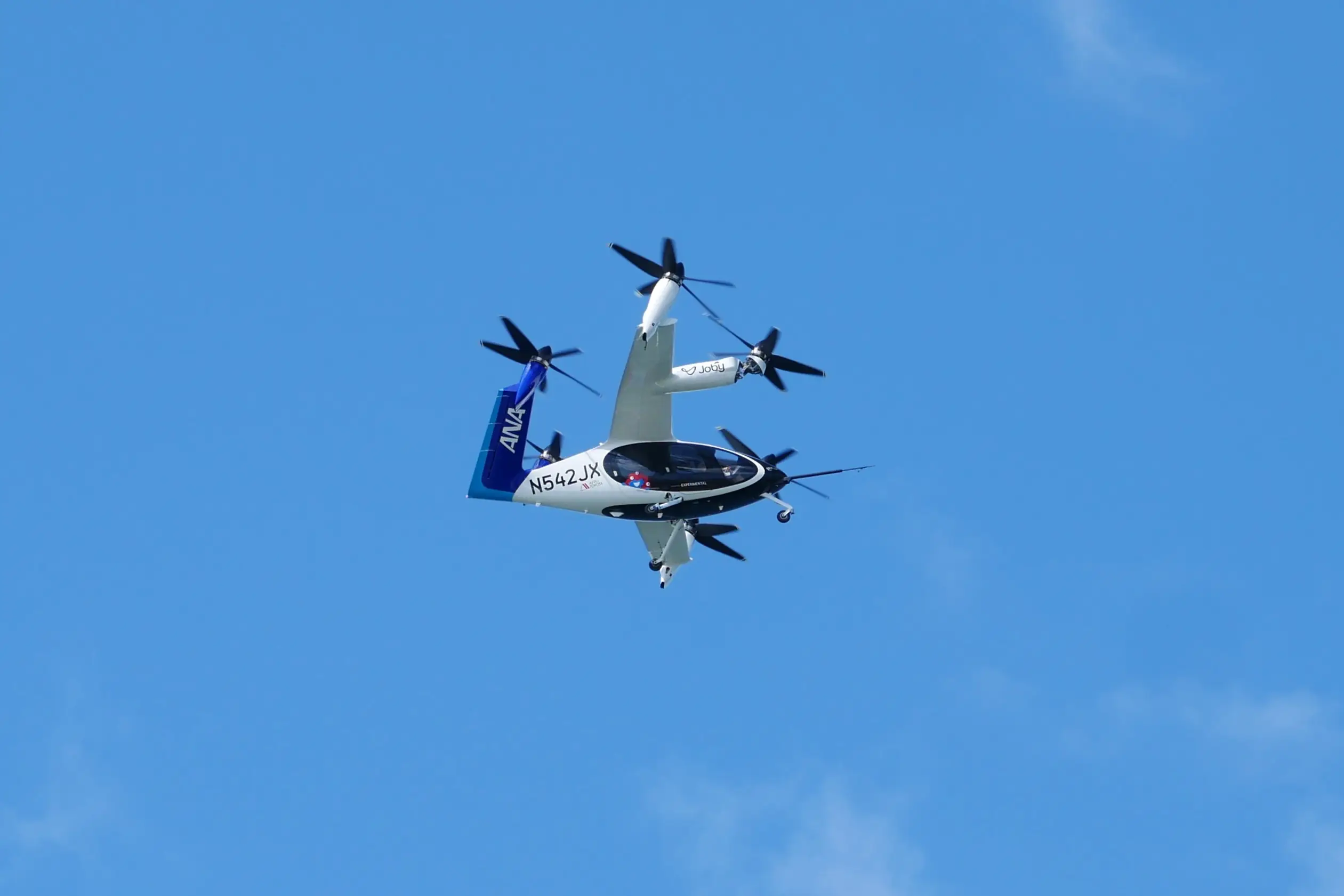 空飛ぶクルマが大阪の空を舞う【前編】──万博の現場から、ANA×Jobyが語る新たな空のモビリティ