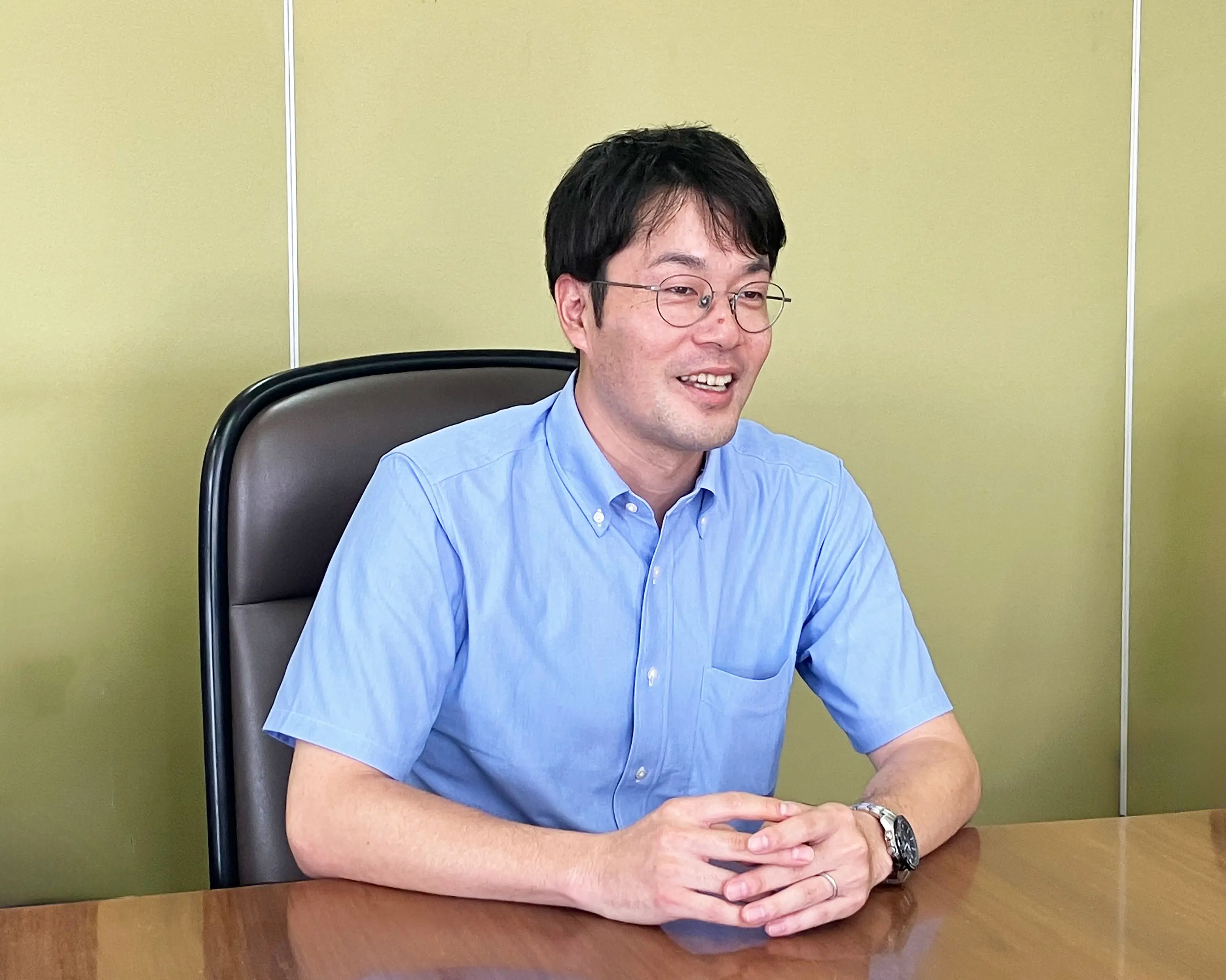 インタビューに応える日機装・小栗さん